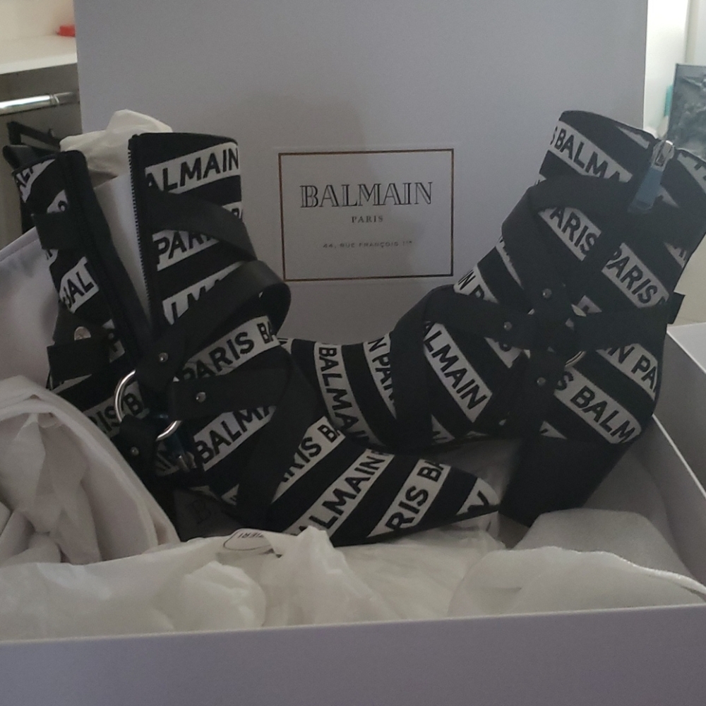 Brand new Authentic Balmain Booties
